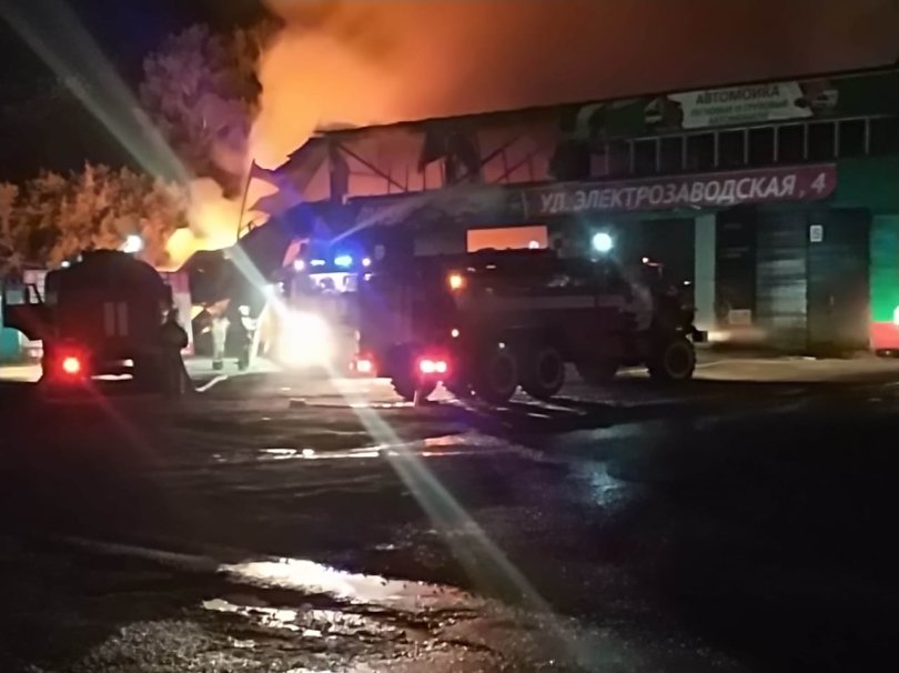 Под Уфой сгорело здание автосервиса Под Уфой сгорело здание автосервиса