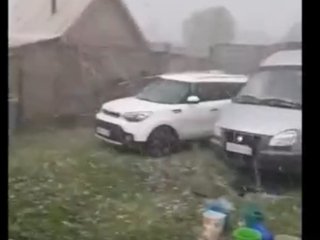 «Пострадали»: жители районов Башкирии сообщили о крупном граде (ВИДЕО)