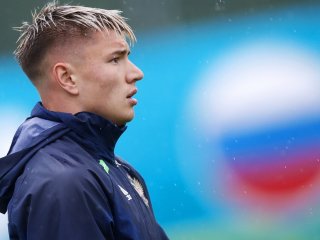 Сборная России прошла тест на коронавирус. Ранее заражение выявили у Мостового
