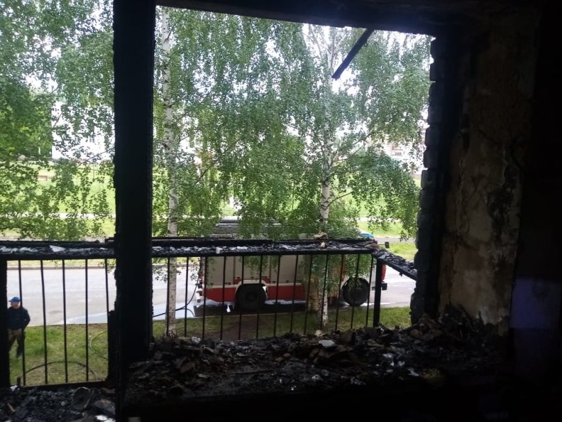 В Башкирии мужчина спас ребенка из огня В Башкирии мужчина спас ребенка из огня