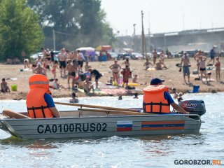 В  Уфе спасатели обнаружили лежащего в воде мужчину без сознания
