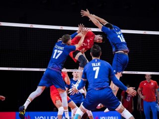 Россия уступила Франции в матче олимпийского турнира по волейболу