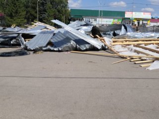 СК возбудил уголовное дело после падения крыши на 14-летнюю девочку в Башкирии