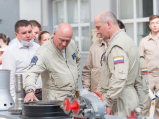 Участники авиационной группы «Русские витязи» поблагодарили УМПО