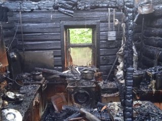 В Башкирии от удара молнии дотла сгорел дом в деревне