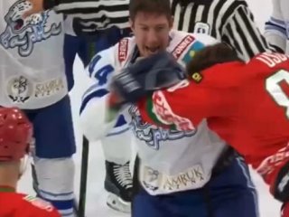 Даррен Диц и Илья Усов провели самую яркую драку предсезонки (ВИДЕО)