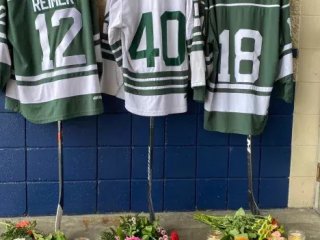 Трое молодых канадских хоккеистов погибли в автомобильной аварии
