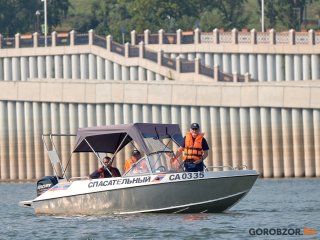В Уфе 8-летней девочке спасатели не дали утонуть на озере
