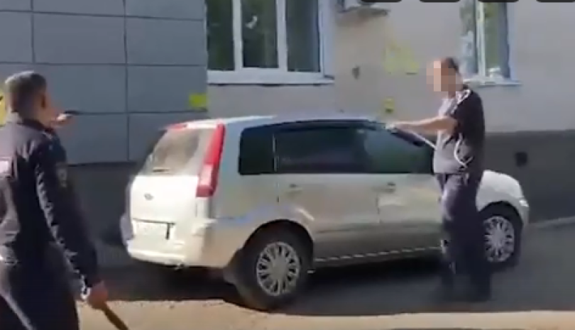 В Уфе подстрелили нападавшего на полицейских мужчину В Уфе подстрелили нападавшего на полицейских мужчину