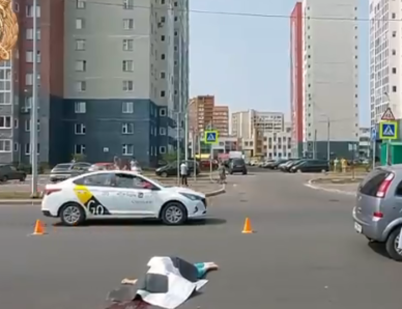В Уфе сбили насмерть пожилую женщину В Уфе сбили насмерть пожилую женщину