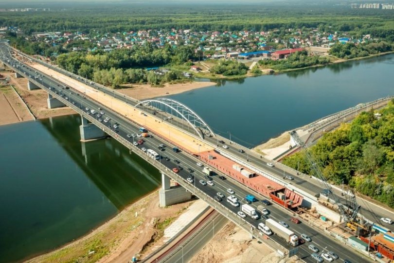 Жителей Уфы предупредили о возможном появлении пробок на Бельском мосту из-за замены асфальта Жителей Уфы предупредили о возможном появлении пробок на Бельском мосту из-за замены асфальта