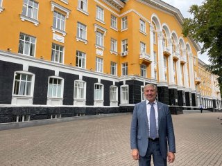 «Единая Россия» выступает за ежегодное повышение МРОТ