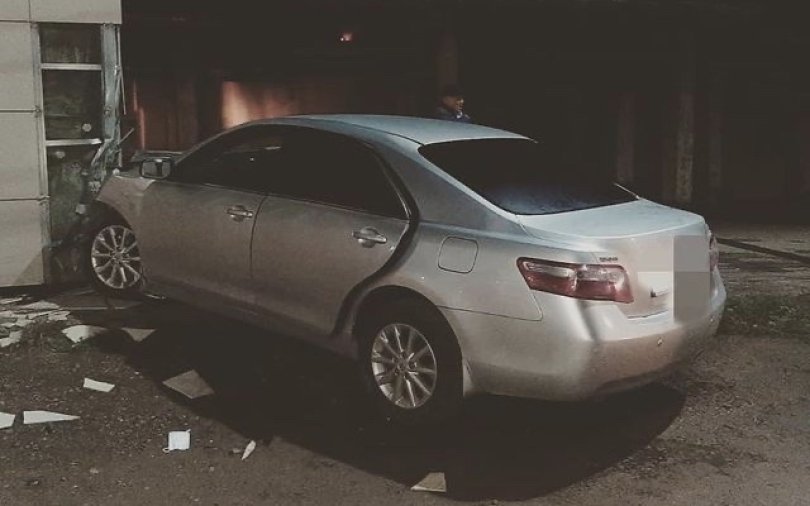 В Башкирии мужчина погиб во въехавшем в здание автомобиле
В Башкирии мужчина погиб во въехавшем в здание автомобиле
