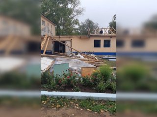 В селе  Башкирии детей отправили учиться домой из-за обрушившегося в школе туалета