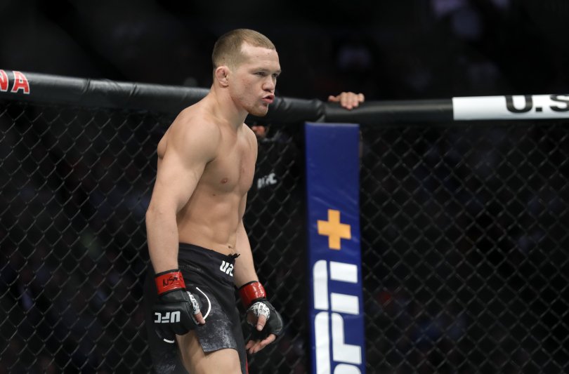 Петр Ян победил Сэндхагена в поединке за временный титул чемпиона UFC (ВИДЕО) Петр Ян победил Сэндхагена в поединке за временный титул чемпиона UFC (ВИДЕО)