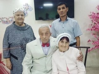 В Башкирии сыграли свадьбу 71-летний дедушка и 78-летняя бабушка
