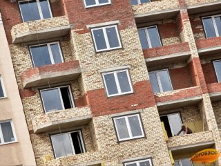 Нарушает ли тротуарная плитка права жильцов многоквартирного дома?
