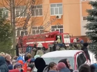 В центре Уфы эвакуировали школу из-за пожара