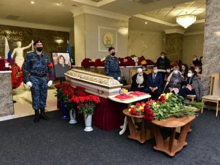 В Уфе прошла траурная церемония прощания с Земфирой Латыповой