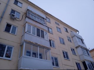В Уфе после схода снега и наледи с кровли в больницу попал 11-летний ребенок