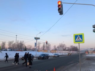 В Уфе установили долгожданный светофор возле гипермаркета «Лента» на Пугачева