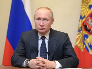 Владимир Путин поднял размер МРОТ до 13 890 рублей
