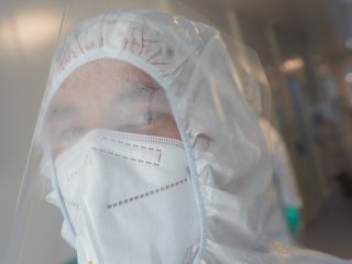 Михаил Мурашко сообщил, что симптомы омикрона похожи на грипп