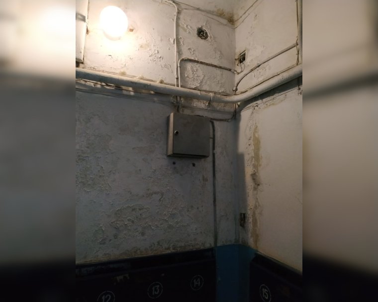 «Коммунальное средневековье»: жильцы дома в центре Уфы жалуются на отсутствие ремонта в подъезде «Коммунальное средневековье»: жильцы дома в центре Уфы жалуются на отсутствие ремонта в подъезде