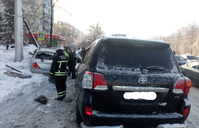 На проспекте Октября в Уфе произошла авария с пострадавшими На проспекте Октября в Уфе произошла авария с пострадавшими