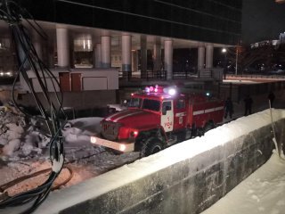 При пожаре в строительном вагончике в центре Уфы погиб 45-летний мужчина