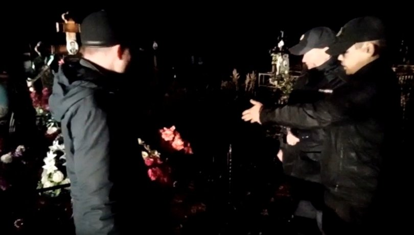 Ритуальщик из Башкирии убил знакомого и спрятал тело в чужую могилу Ритуальщик из Башкирии убил знакомого и спрятал тело в чужую могилу