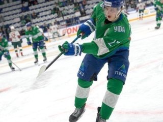 Спортивный врач оценил возможность возвращения Амирова в хоккей после опухоли мозга