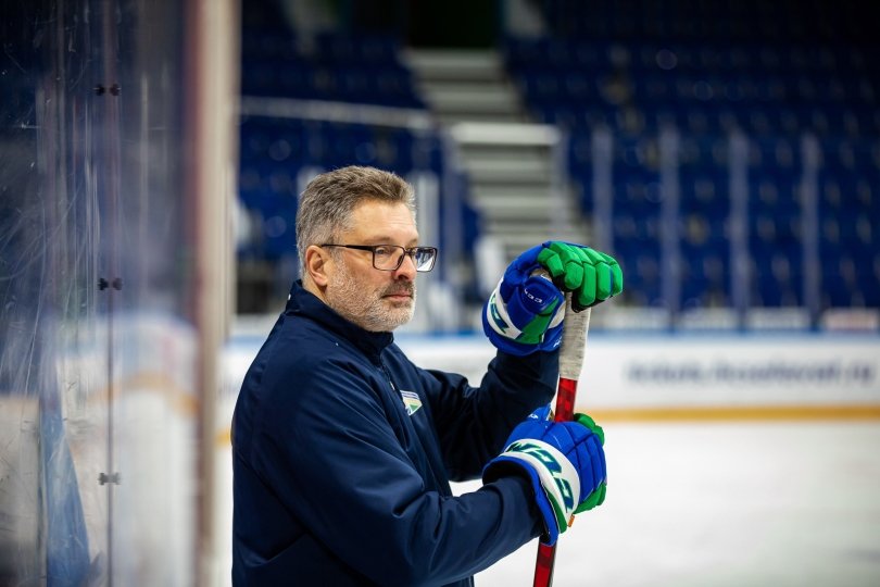 Главный тренер Салават Юлаев по хоккею 2022 год. Тренер Салават Юлаев по хоккею 2021. Сибирь вратарь Салават Юлаев. Тренер салават юлаев по хоккею