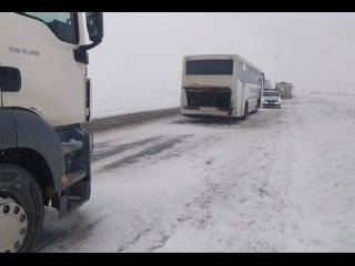 В Башкирии на трассе попал в аварию автобус с 13-ю пассажирами