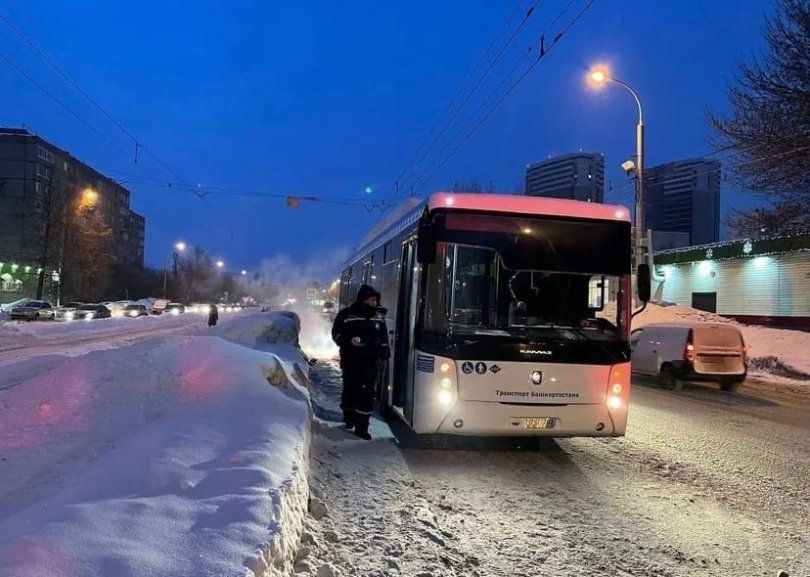 В Уфе водитель автобуса сбил 33-летнюю женщину В Уфе водитель автобуса сбил 33-летнюю женщину