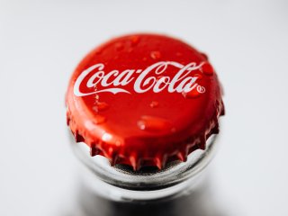 Coca-Cola заявила о приостановке работы в России