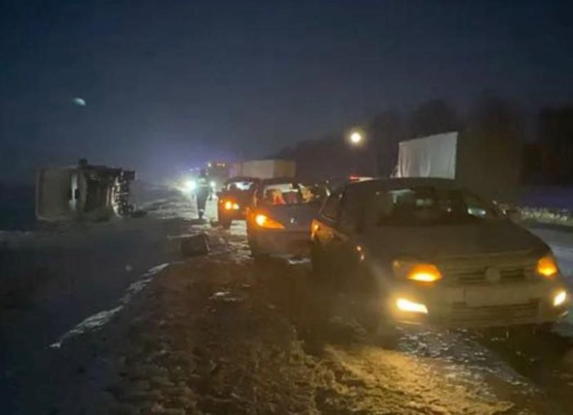 В Башкирии двое детей пострадали в аварии с авто и грузовиками В Башкирии двое детей пострадали в аварии с авто и грузовиками