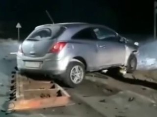 В Башкирии разыскивают водителя, который снес шлагбаум на железнодорожном переезде и скрылся