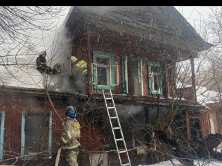 В центре Уфы на Пушкина сгорел нежилой деревянный дом