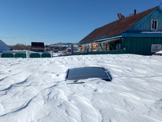 В одном из городов Башкирии из-за бурана высота снежных заносов достигла трех метров