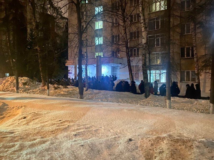 В Уфе ночью из общежития вуза эвакуировали 253 человека В Уфе ночью из общежития вуза эвакуировали 253 человека