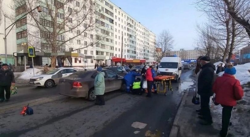 В Уфе женщина за рулем «Фольксваген Поло» сбила 9-летнего ребенка В Уфе женщина за рулем «Фольксваген Поло» сбила 9-летнего ребенка