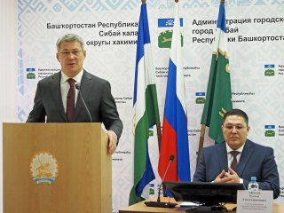 Главу Сибая досрочно освободили от должности в связи с переходом на новую работу