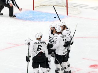 «Трактор» обыграл «Металлург» во втором матче финала Востока КХЛ, команды забросили десять шайб