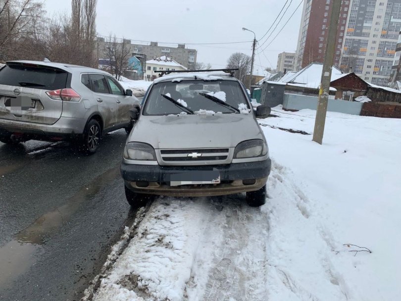 В Уфе женщина за рулем «Шевроле» на пешеходном переходе сбила школьника В Уфе женщина за рулем «Шевроле» на пешеходном переходе сбила школьника