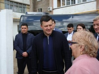 «Был неприятно удивлен»: Ратмир Мавлиев намерен заменить в Уфе все контейнеры на пластиковые