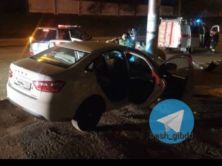 Четыре человека в Уфе попали в больницу после столкновения с опорой на авто