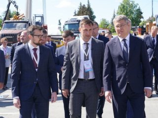 Радий Хабиров рассказал о реконструкции грузового терминала в Башкирии