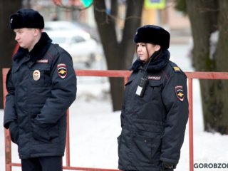 В Башкирии женщина избила полицейского