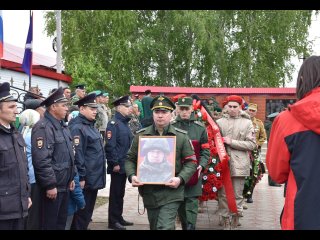 «В нашей памяти»: в Башкирии похоронили погибшего на Украине 27-летнего Вадима Хакимова